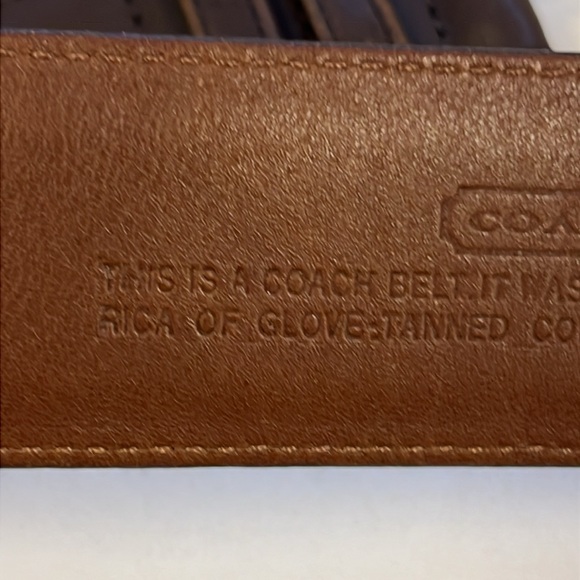 Black leather COACH belt 35in with brass buckle - Picture 5 of 6